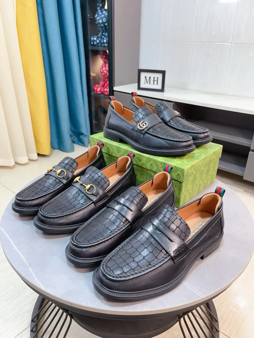 Men's shoes 💰500🌹🌹[GUCCI Gucci] A new style of formal men's leather shoes is coming ~ The original quality upper is made of Italian cowhide➕The leather is soft and delicate, comfortable and soft. The top layer of genuine leather, rubber wear-resistant outsole, the shoe shape is dignified and domineering, and the luxury charm is not concealed! The natural and free nouveau riche leads the trend. Code number: 38-44